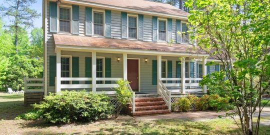 Estate home in Virginia prepared and marketed for online real estate auction by Grindstaff’s Auction Marketing Group.