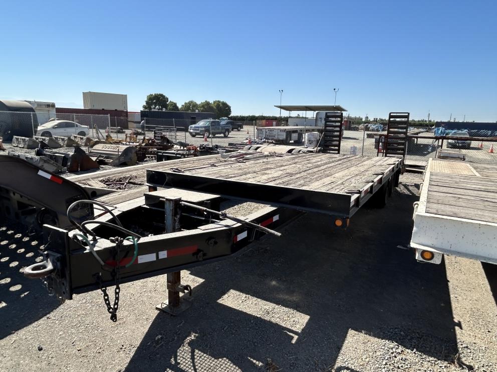 Image for 2004 Zieman 25 Ft x 102 In T/A Equipment Trailer