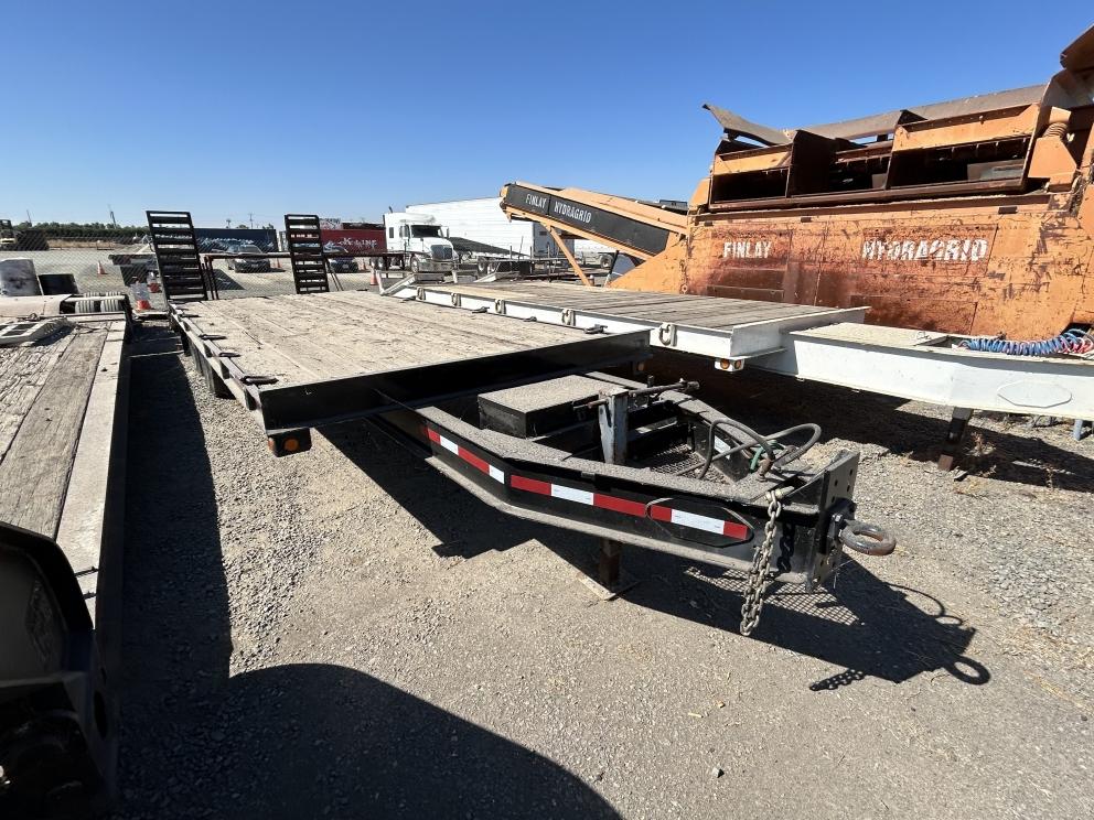 Image for 2004 Zieman 25 Ft x 102 In T/A Equipment Trailer