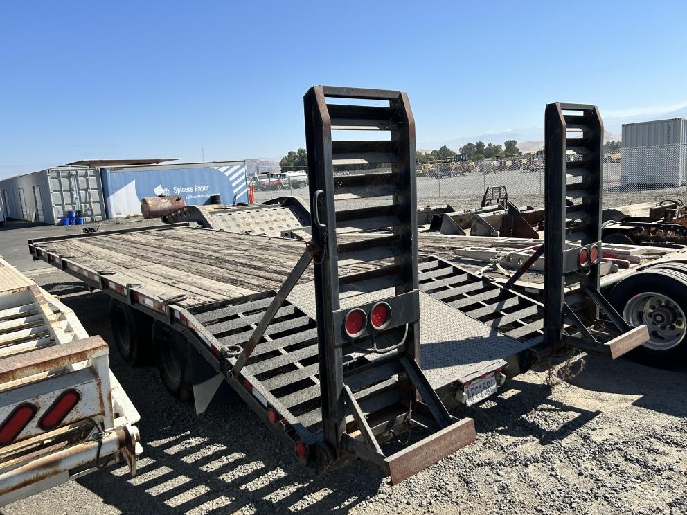 Image for 2004 Zieman 25 Ft x 102 In T/A Equipment Trailer