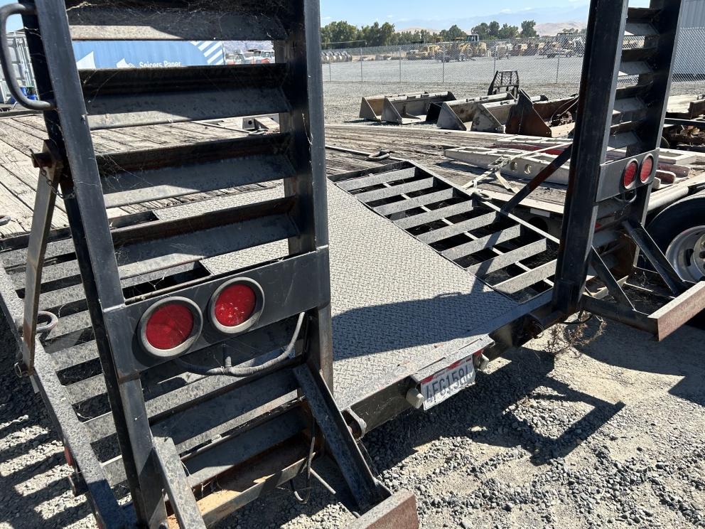 Image for 2004 Zieman 25 Ft x 102 In T/A Equipment Trailer