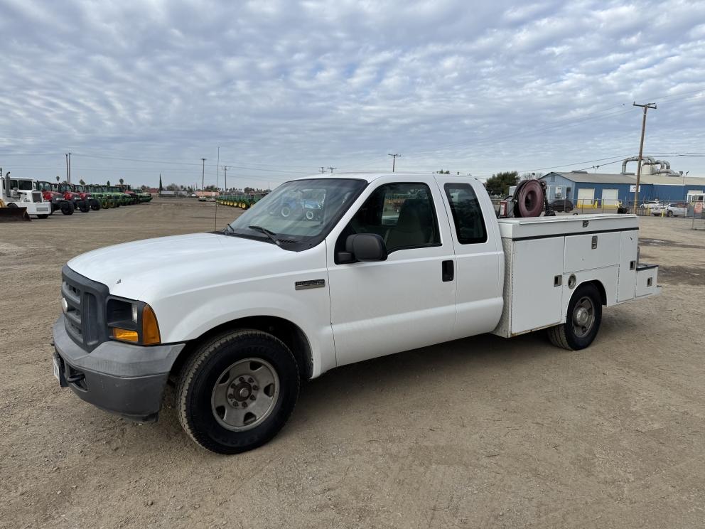 Image for 2005 Ford F-250 Extended Cab Service Truck