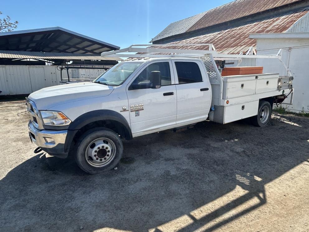 Image for 2017 Dodge 5500HD 4X4 Crew Cab Flatbed Truck