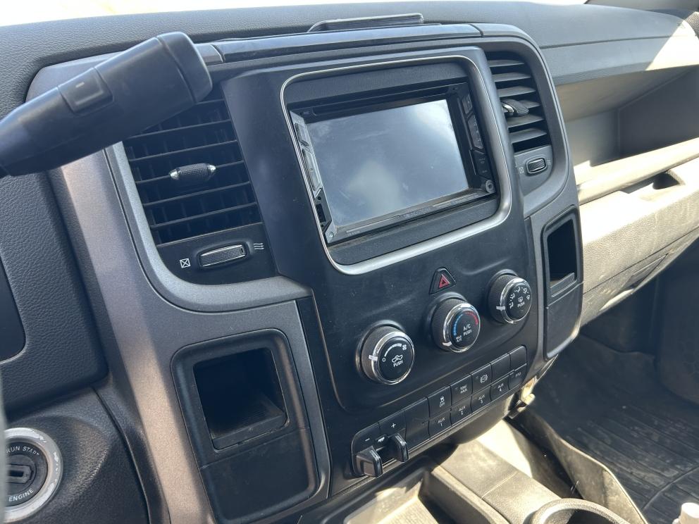 Image for 2016 Dodge 5500HD 4X4 Crew Cab Flatbed Truck