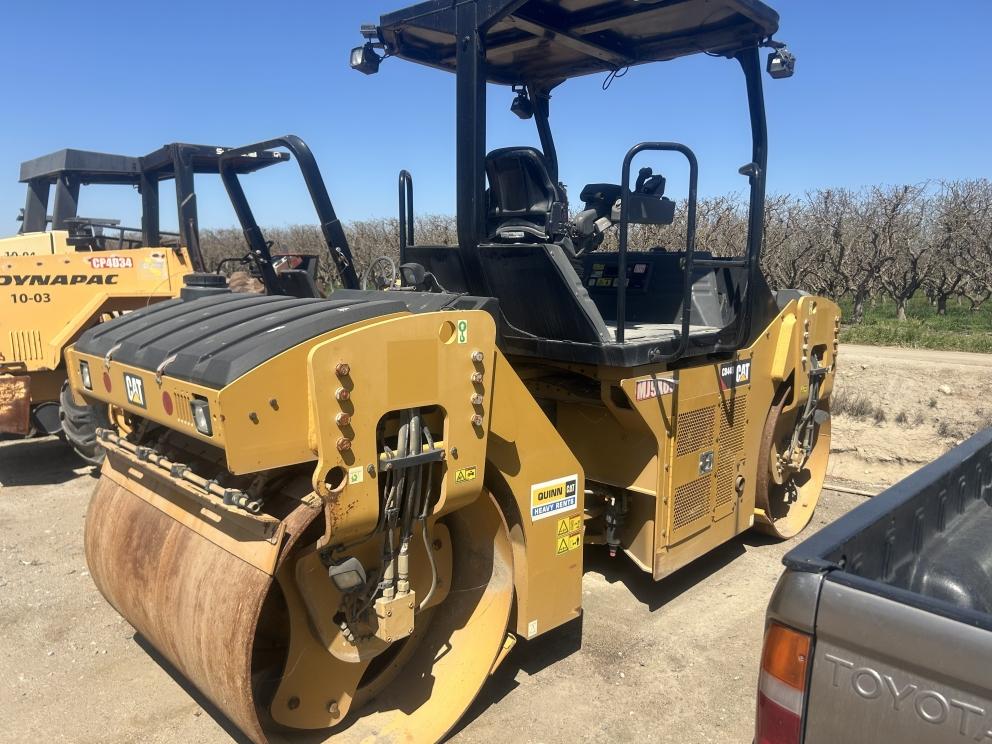 Image for 2015 Caterpillar CB44B Double Drum Roller