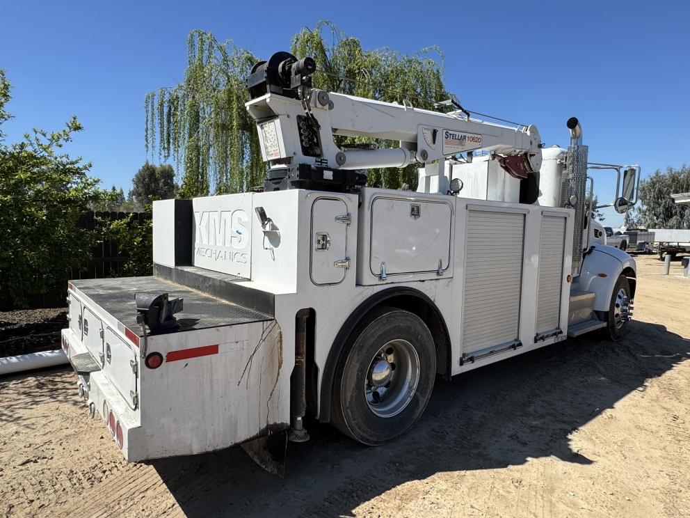 Image for 2013 Peterbilt 337 S/A Service Truck