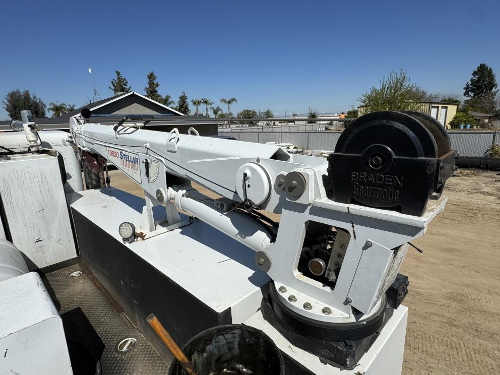 Image for 2013 Peterbilt 337 S/A Service Truck