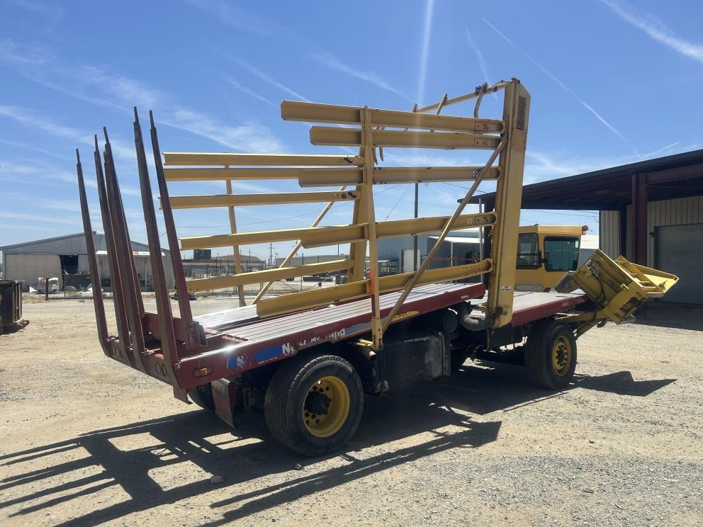 Image for 2011 New Holland H9880 Bale Wagon