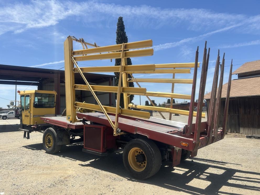 Image for 2011 New Holland H9880 Bale Wagon