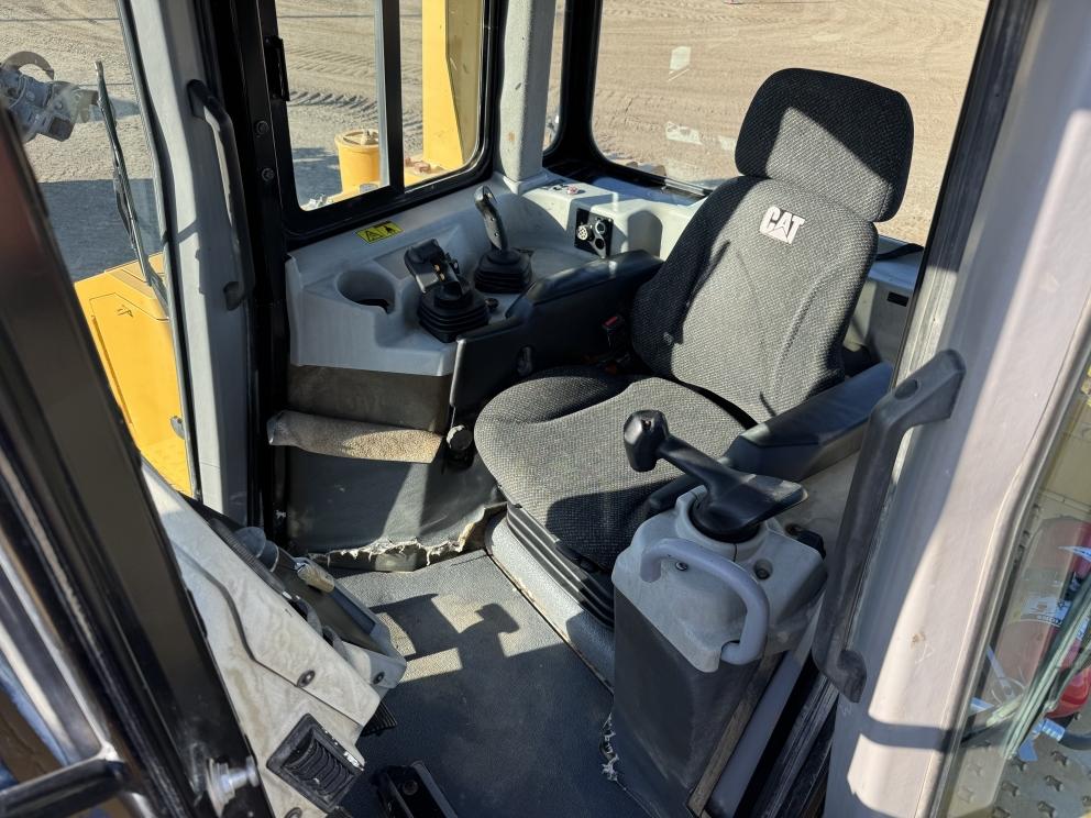 Image for 2012 Cat D6T XW