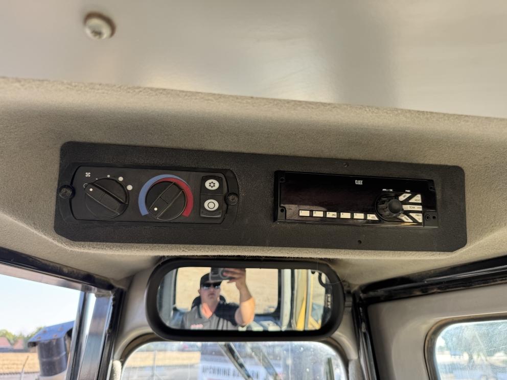 Image for 2012 Cat D6T XW