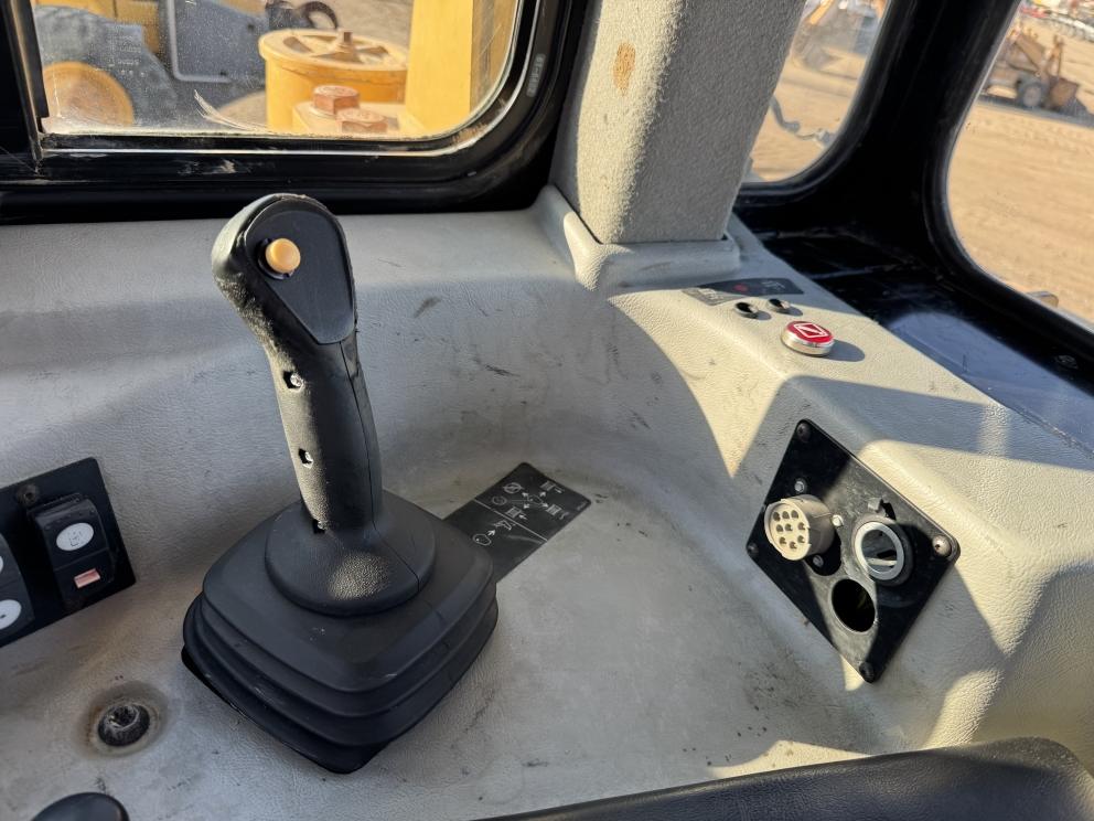 Image for 2012 Cat D6T XW