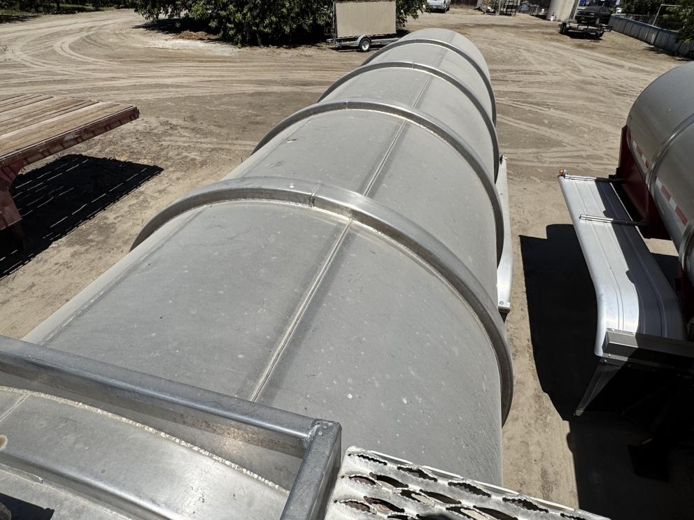 Image for 1997 Beal 6700 Gal T/A Stainless Tanker