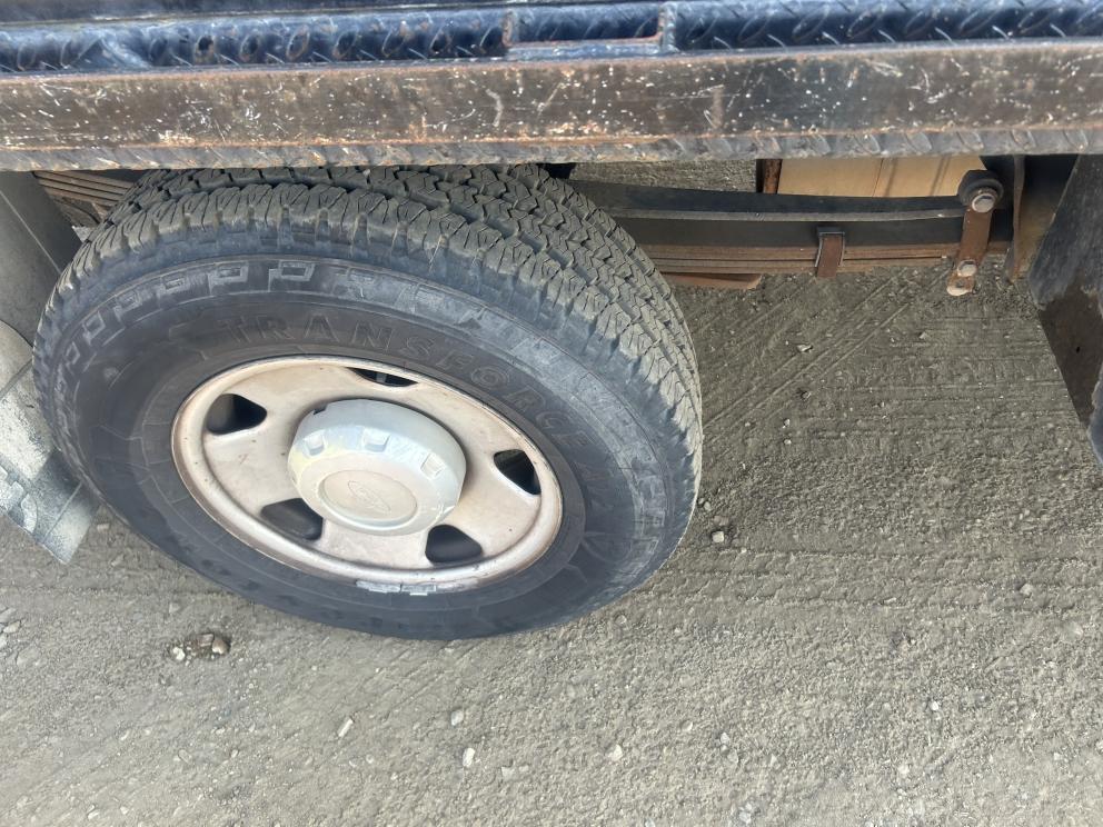 Image for 2008 Ford F-250 Flatbed Truck