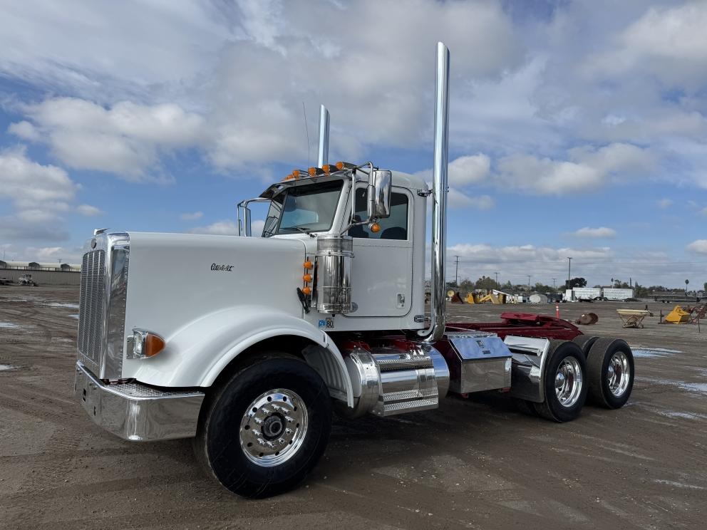 Image for 2016 Peterbilt 367 T/A Day Cab Heavy Haul Truck Tractor