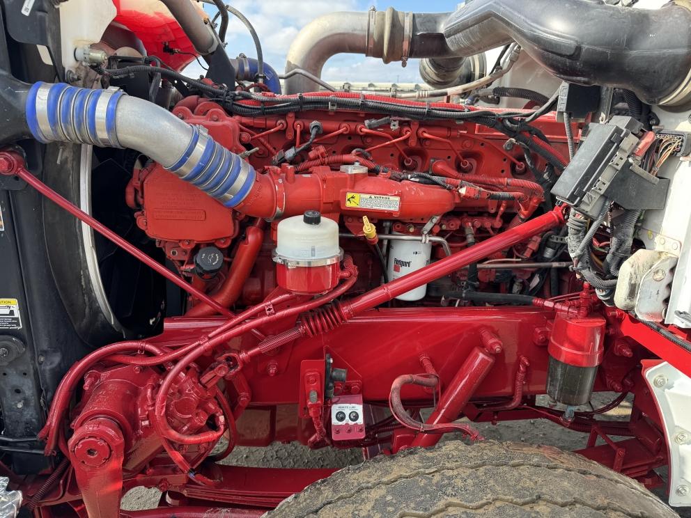 Image for 2016 Peterbilt 367 T/A Day Cab Heavy Haul Truck Tractor