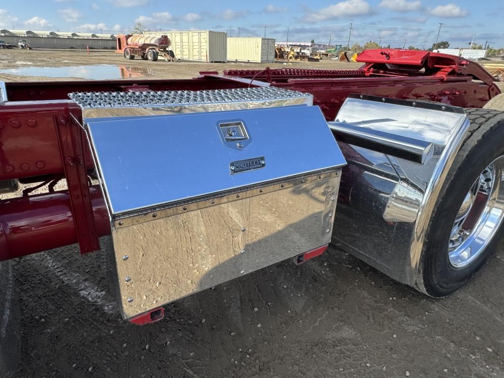 Image for 2016 Peterbilt 367 T/A Day Cab Heavy Haul Truck Tractor