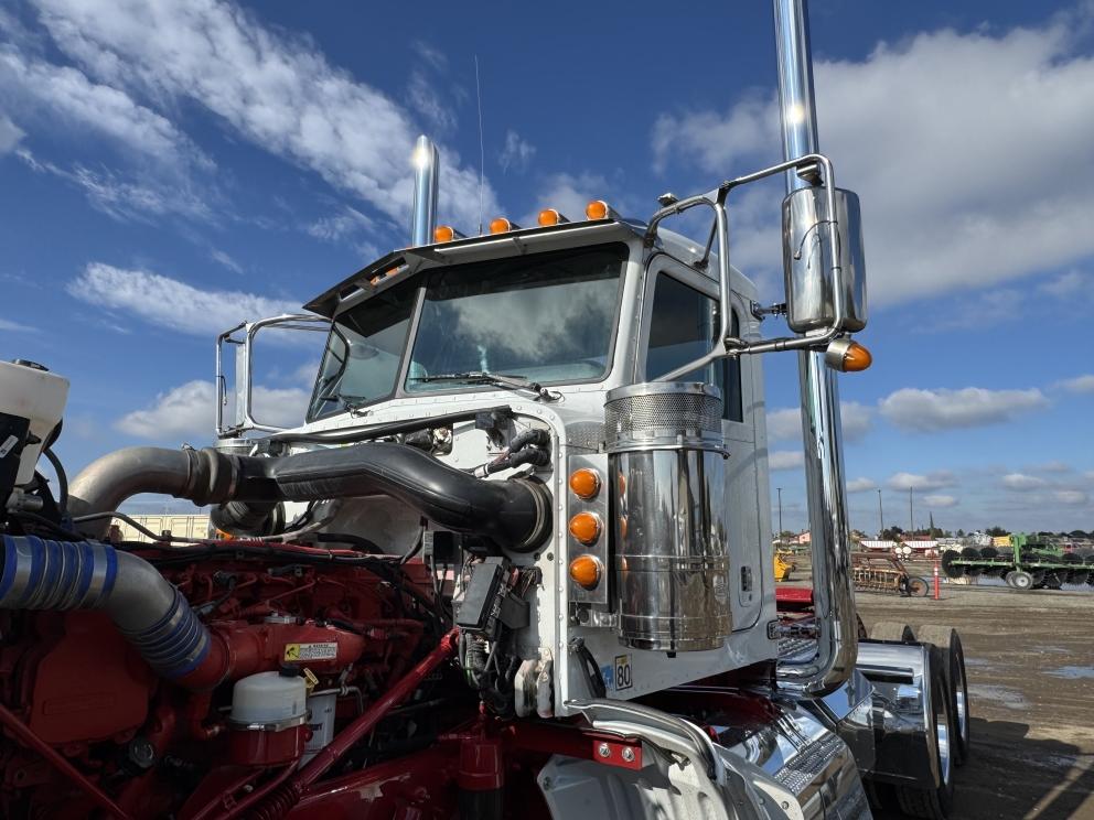 Image for 2016 Peterbilt 367 T/A Day Cab Heavy Haul Truck Tractor