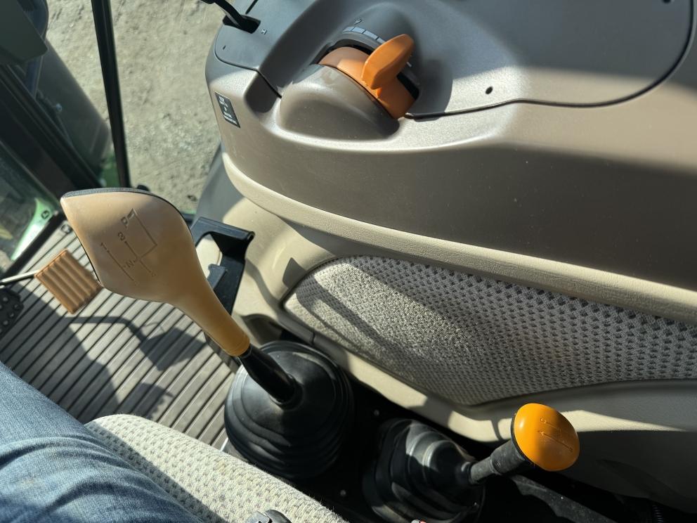 Image for 2019 John Deere 5115M Wheel Tractor