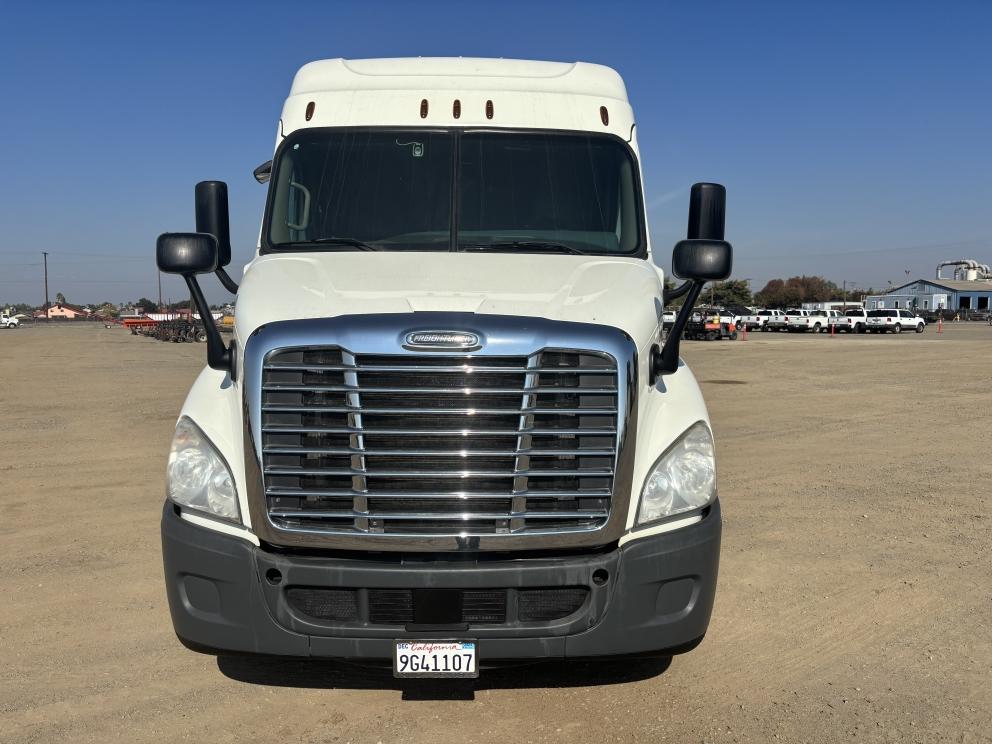 Image for 2016 Freightliner Cascadia T/A Sleeper Truck