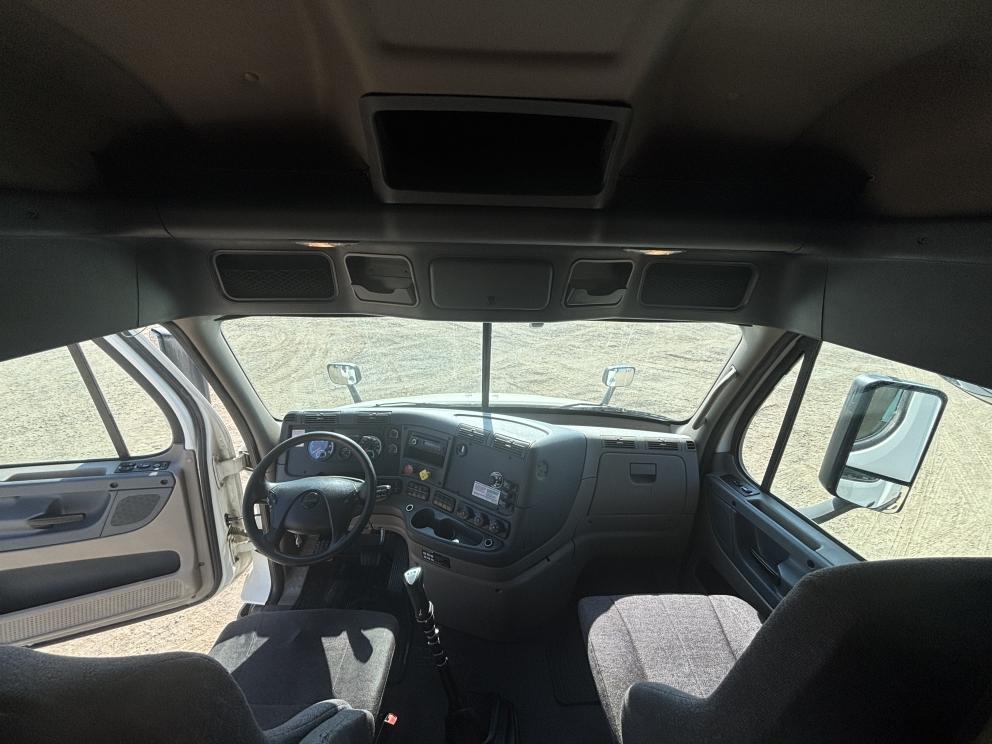 Image for 2016 Freightliner Cascadia T/A Sleeper Truck