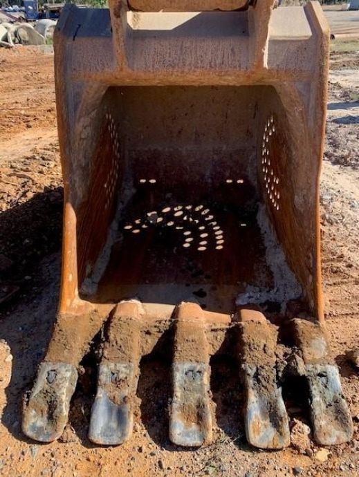 Image for 2000 Hitachi EX750-5 Excavator, Hydraulic Thumb, 60” Digging Bucket, Hours 7,795