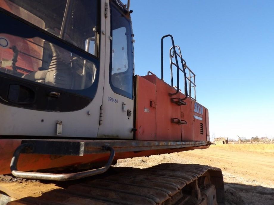 Image for 2000 Hitachi EX750-5 Excavator, Hydraulic Thumb, 60” Digging Bucket, Hours 7,795