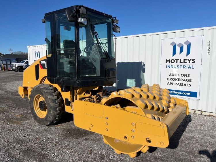 Image for 2011 Caterpillar CP44 Pad Foot Roller