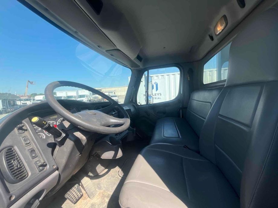 Image for 2005 Freightliner M2 20YD T/A Rear Load Refuse Truck, 20YD Pakmor Rearload, 2 Cart Tippers Installed