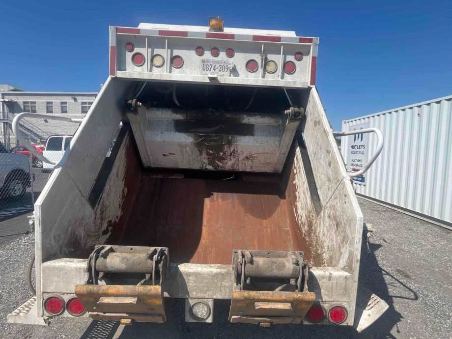 Image for 2005 Freightliner M2 20YD T/A Rear Load Refuse Truck, 20YD Pakmor Rearload, 2 Cart Tippers Installed