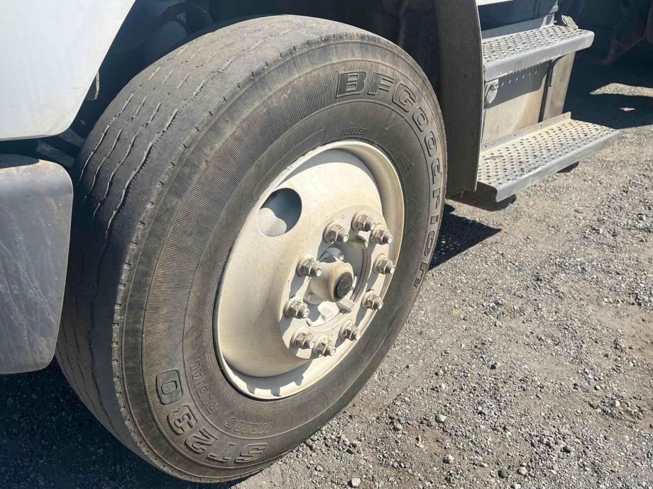 Image for 2005 Freightliner M2 20YD T/A Rear Load Refuse Truck, 20YD Pakmor Rearload, 2 Cart Tippers Installed