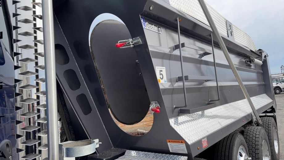 Image for 2025 Western Star 47X Quad Axle Dump Truck, Miles 28,462, 16’ Dump Bed, Hydraulic Dump Bed Door