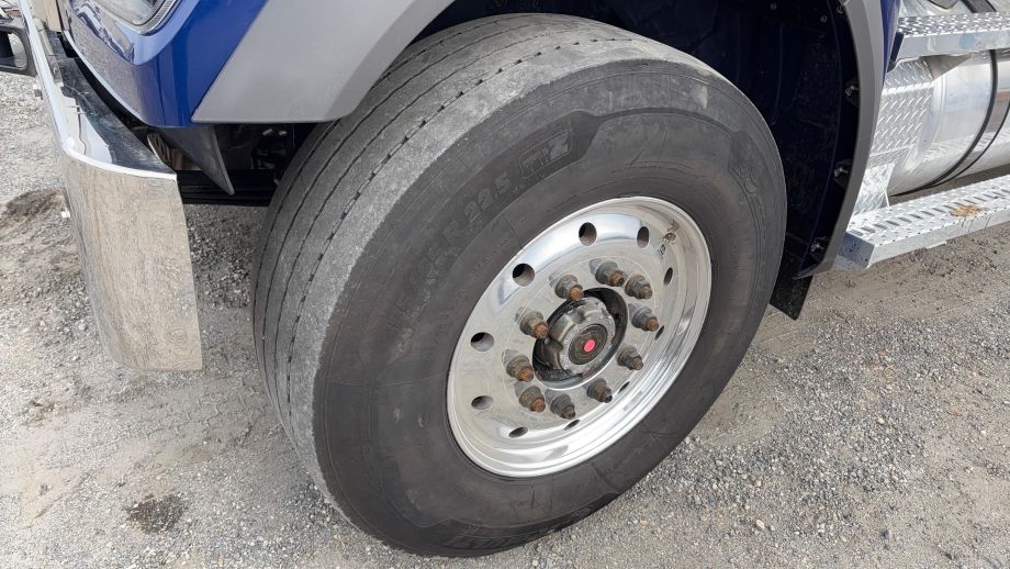 Image for 2025 Western Star 47X Quad Axle Dump Truck, Miles 28,462, 16’ Dump Bed, Hydraulic Dump Bed Door