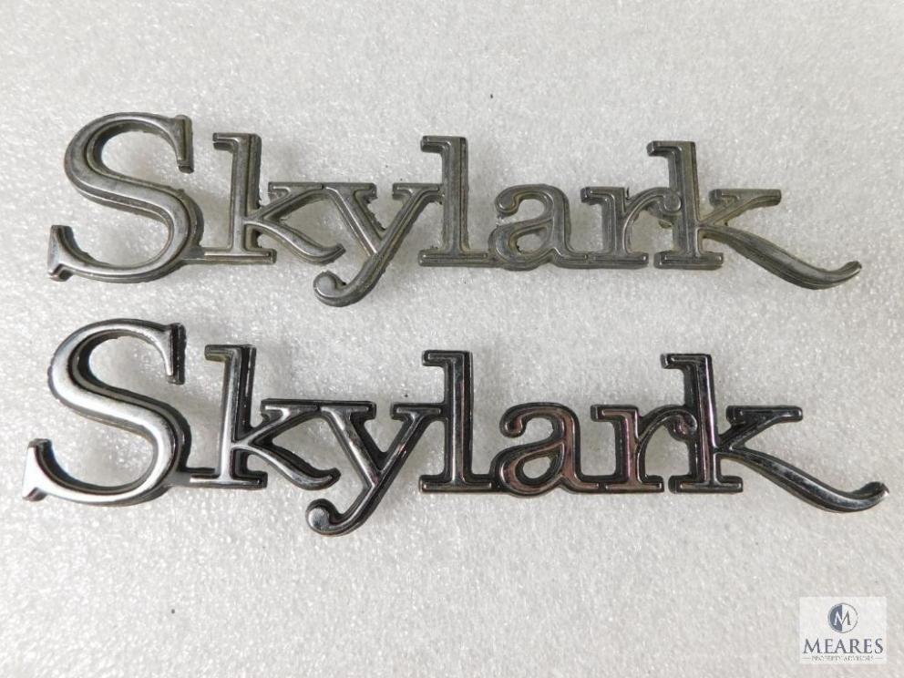 Image for Vintage Car Collectors Emblems & Hood Ornaments