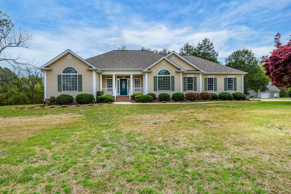 Image for One Owner, One Story with Bonus in Liberty