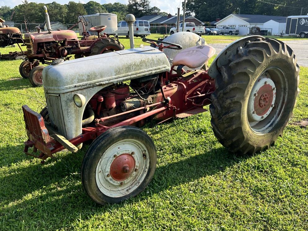 Image for Barn Find Tractor Auction! (24-54)