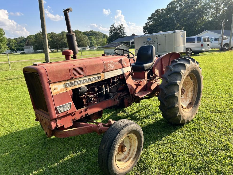 Image for Barn Find Tractor Auction! (24-54)