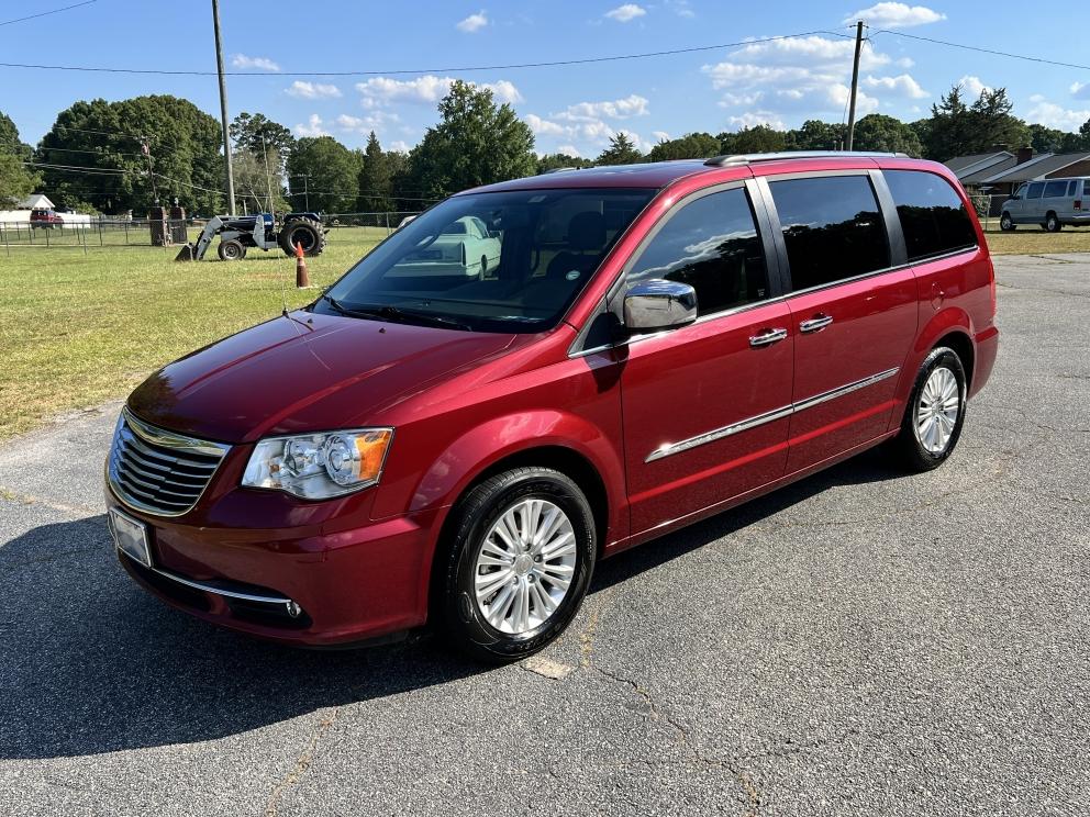 Image for 2014 Chrysler Town & Country Van with 68,746 Miles (24-66)