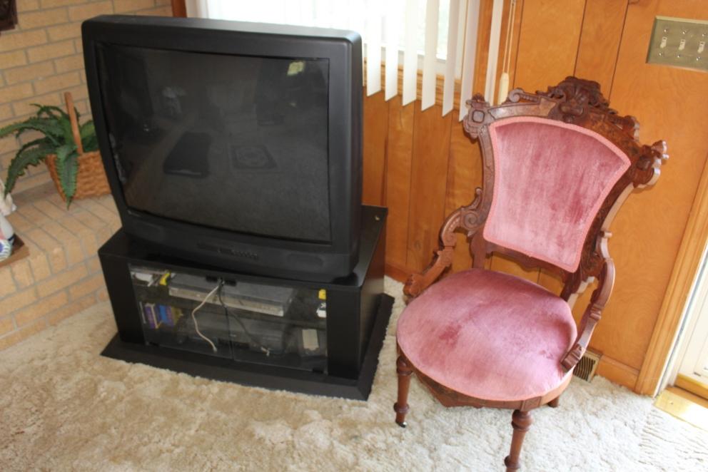 Image for Antiques and Collectibles - glassware and furniture (18-131)